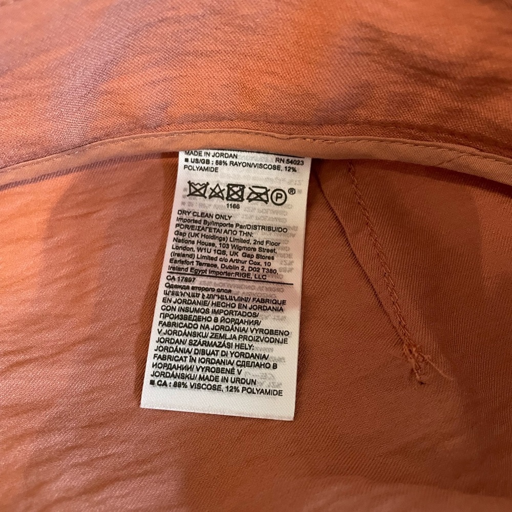Banana Republic Shorts Size 18 Rust color - Picture 4 of 5